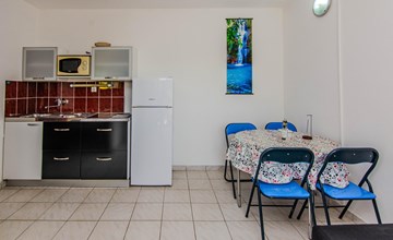 1 bedroom nice apartment in Nin 3