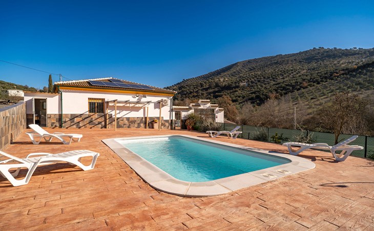 Amazing home in Iznájar 1