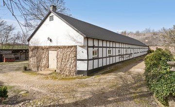 11 bedroom pet friendly home in Rønde 3