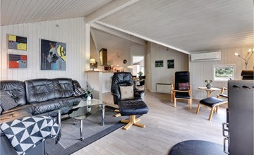 Cozy home in Henne with sauna 3