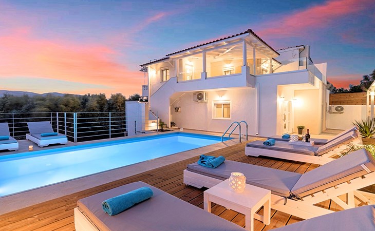 Etoile Villa Beheizter Pool 1