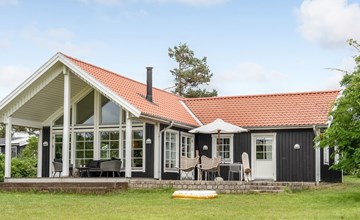 "Bernadete" - 50m to the inlet in Sealand 2