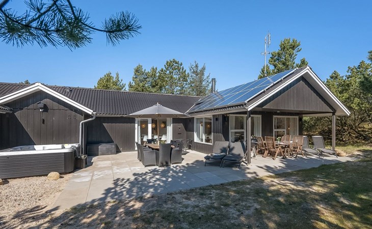 "Allen" - 1km from the sea 1