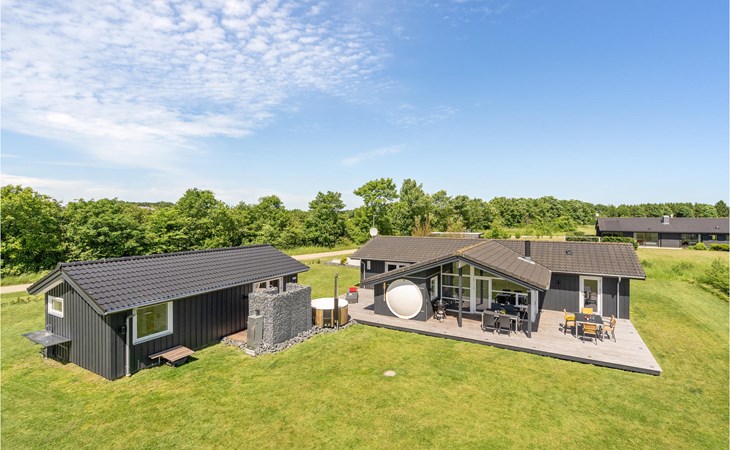 Beautiful home in Ejstrupholm with Sauna and 4 Bedrooms 1