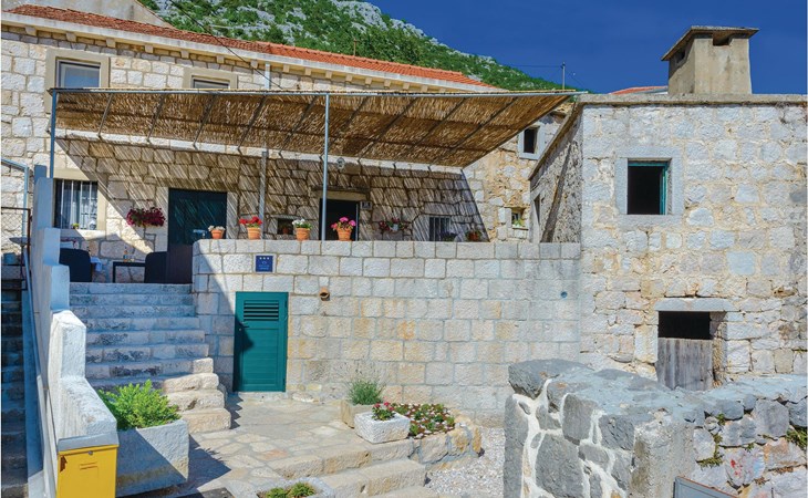 3 bedroom gorgeous home in Mrcevo 1