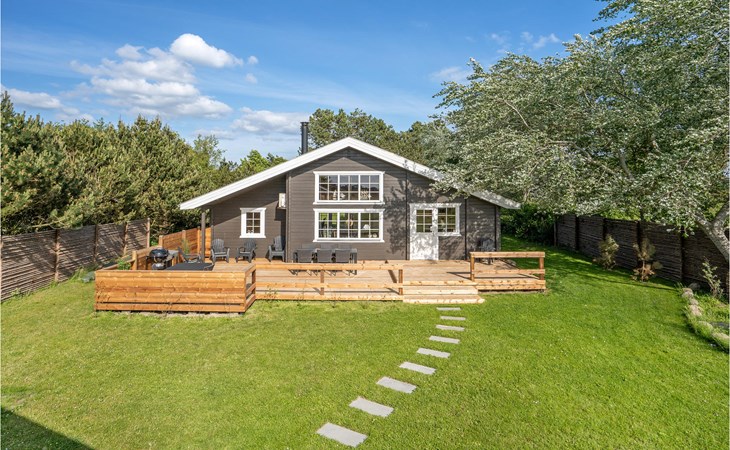 Pet friendly home in Ebeltoft with WiFi 1
