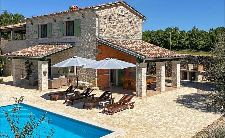 Atemberaubendes Haus in Tinjan mit privatem Swimmingpool, der sowohl drinnen. 1