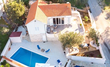 Haus in Splitska mit kostenlosem Parkplatz 2