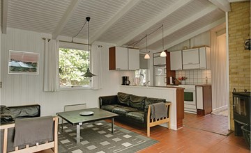 Cozy home in Nexø with kitchen 2