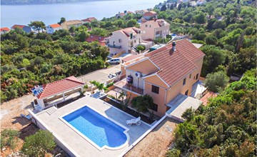 Awesome apartment in Kneze with kitchen 2