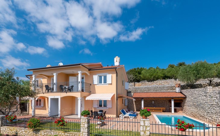 Am Südhang gelegen mit Meerblick 1