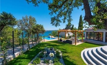 Schönes Haus mit 5 Schlafzimmern in. 3