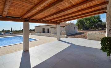 Gorgeous home in Chiaramonte Gulfi 2