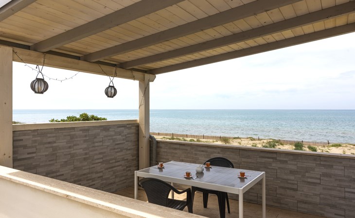 Rome's Beach House 1 1