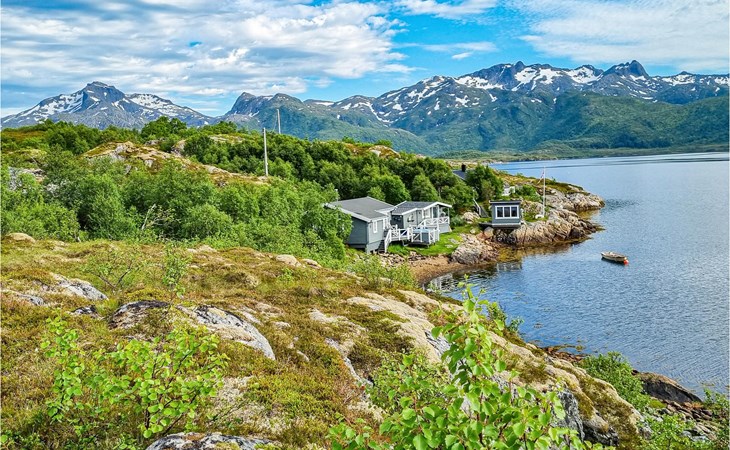 Awesome home in Laukvik with kitchen 1