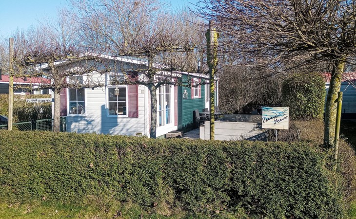 Luxury 4 to 6-Person Chalet on the Westerschelde in Zeeland 1