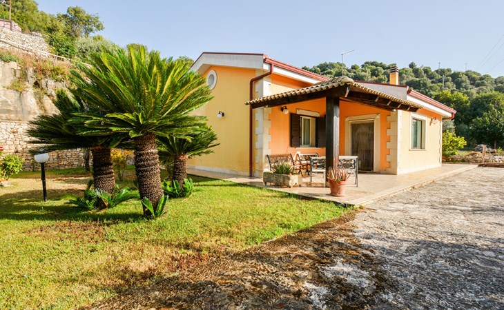 4 bedroom cozy home in Ragusa 1