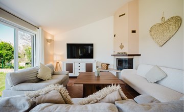 Awesome home in Pula with house sea view 3