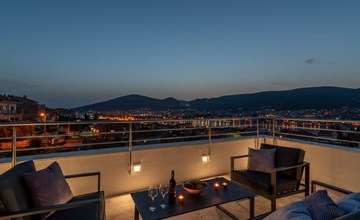 Luxuriöse Ferienvilla mit privatem Pool 3