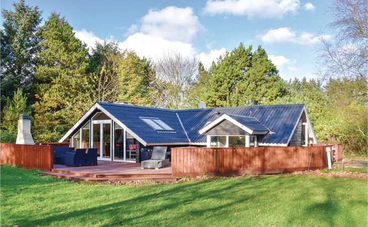 Beautiful home in Ringkøbing with WiFi 1