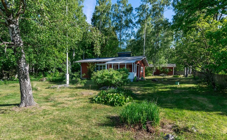 De rode hut van Lampaluoto 1