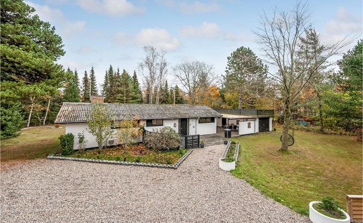 Lovely home in Højslev with WiFi 1