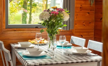 Sycamore Hot Tub Lodge 2