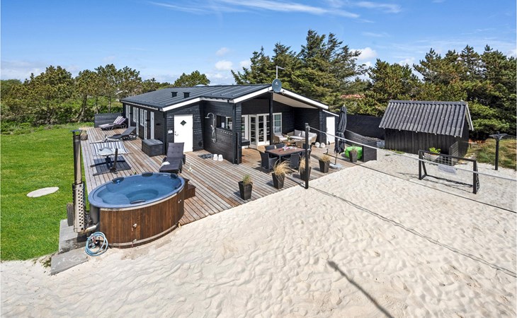 Gorgeous home in Hvide Sande with sauna 1