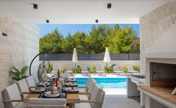 für 10 Personen in Sria 2