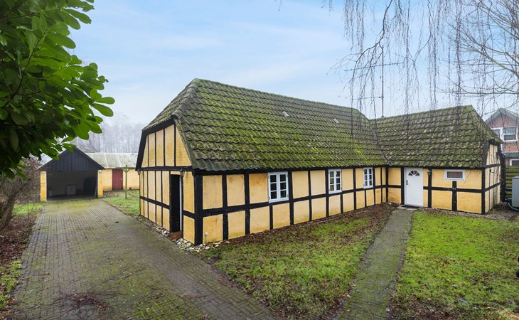 4 bedroom awesome home in Grenaa 1