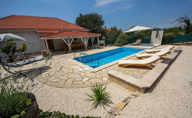 Gemütliche Villa Gabriel mit Schwimmbad 1