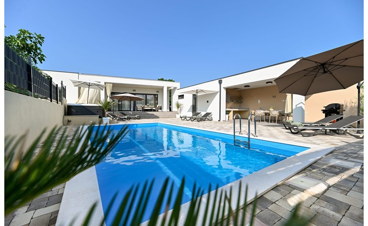 Amazing home in Nin with sauna 1