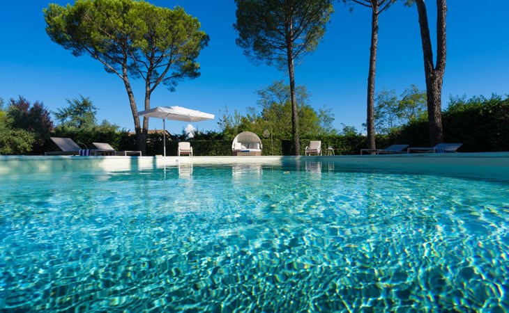 Villa mit Garten und privatem Pool 1