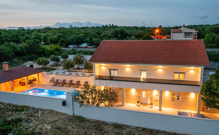 Gorgeous home in Nadin with WiFi 1