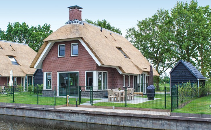 4 bedroom amazing home in Idskenhuizen 1