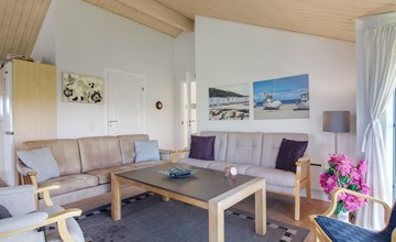 "Winona" - 600m from the sea 2