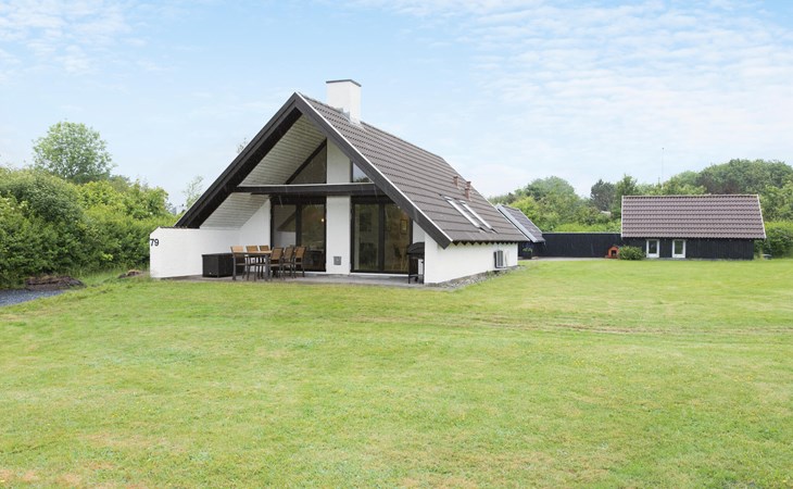 Beautiful home in Spøttrup with kitchen 1