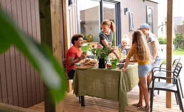 6 + 6-person Family lodge 3