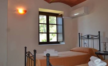 Luxus-Drei-Zimmer-Wohnung mit privatem Garten 3