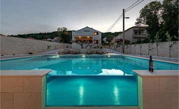 Gorgeous home in Preko 2