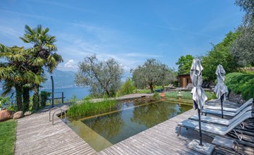 Villa mit schönem Seepanorama und Naturteich 2