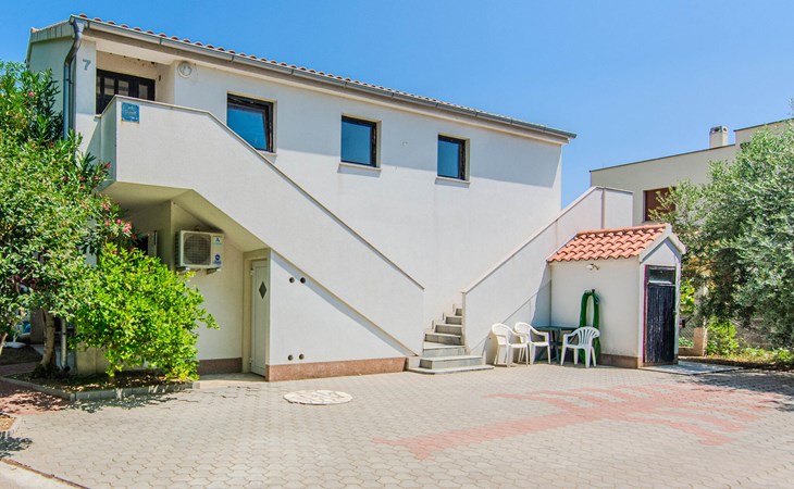 1 bedroom nice apartment in Nin 1
