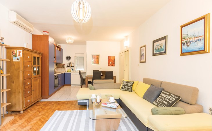 Lovely apartment in Makarska with WiFi 1