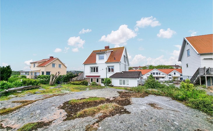 2 bedroom lovely apartment in Kungshamn 1