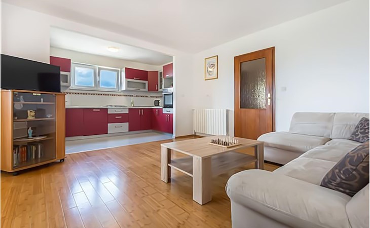 Nice home in Sestanovac 1