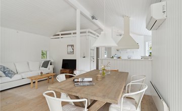 Nice home in Hornbæk with WiFi 3