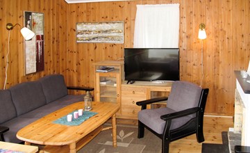Red Cabin (FJH774) 3