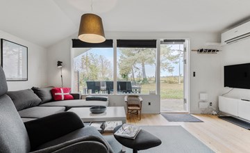 2 bedroom gorgeous home in Strøby 3