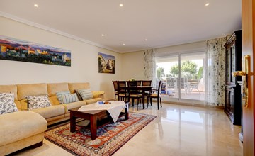 Stylish and quiet 3 bedroom apartment 2