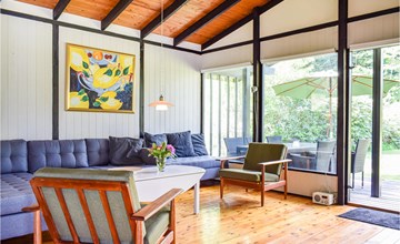 Nice home in Dronningmølle with WiFi 3